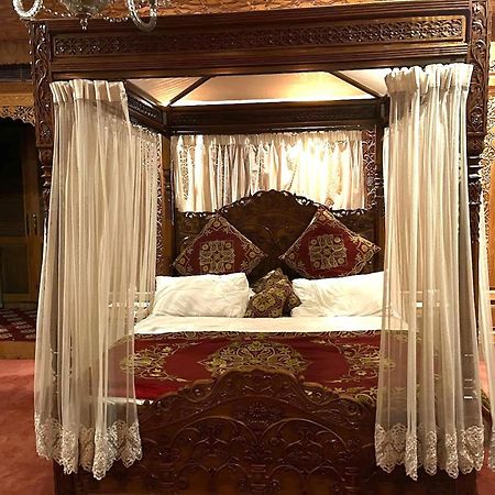 Mascot Houseboats Hotel Srinagar  Ngoại thất bức ảnh