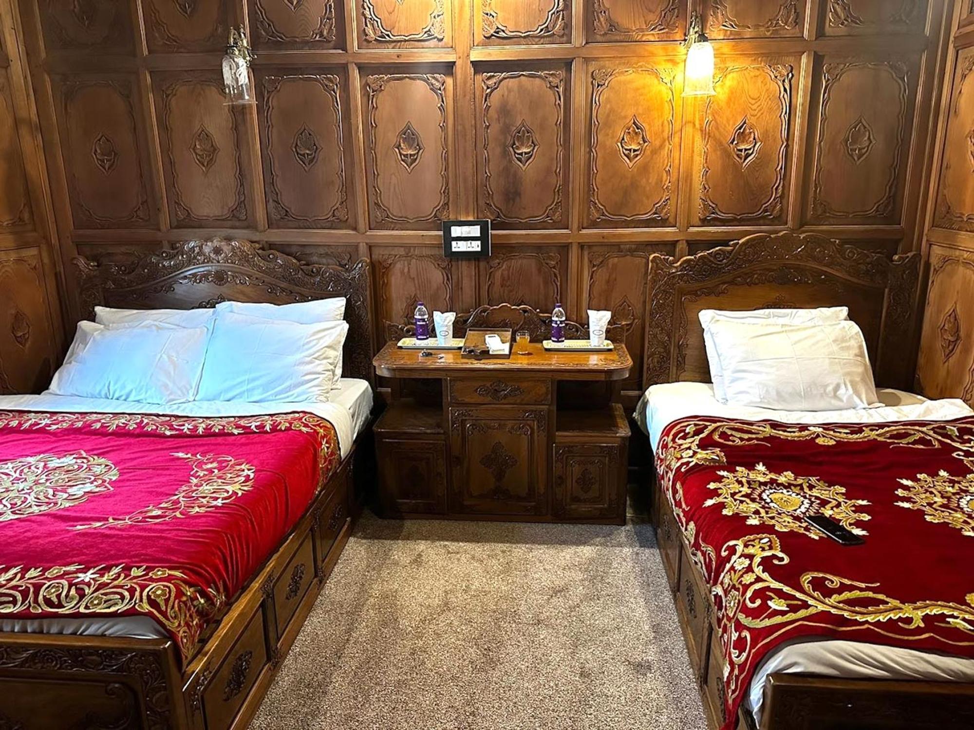 Mascot Houseboats Hotel Srinagar  Ngoại thất bức ảnh