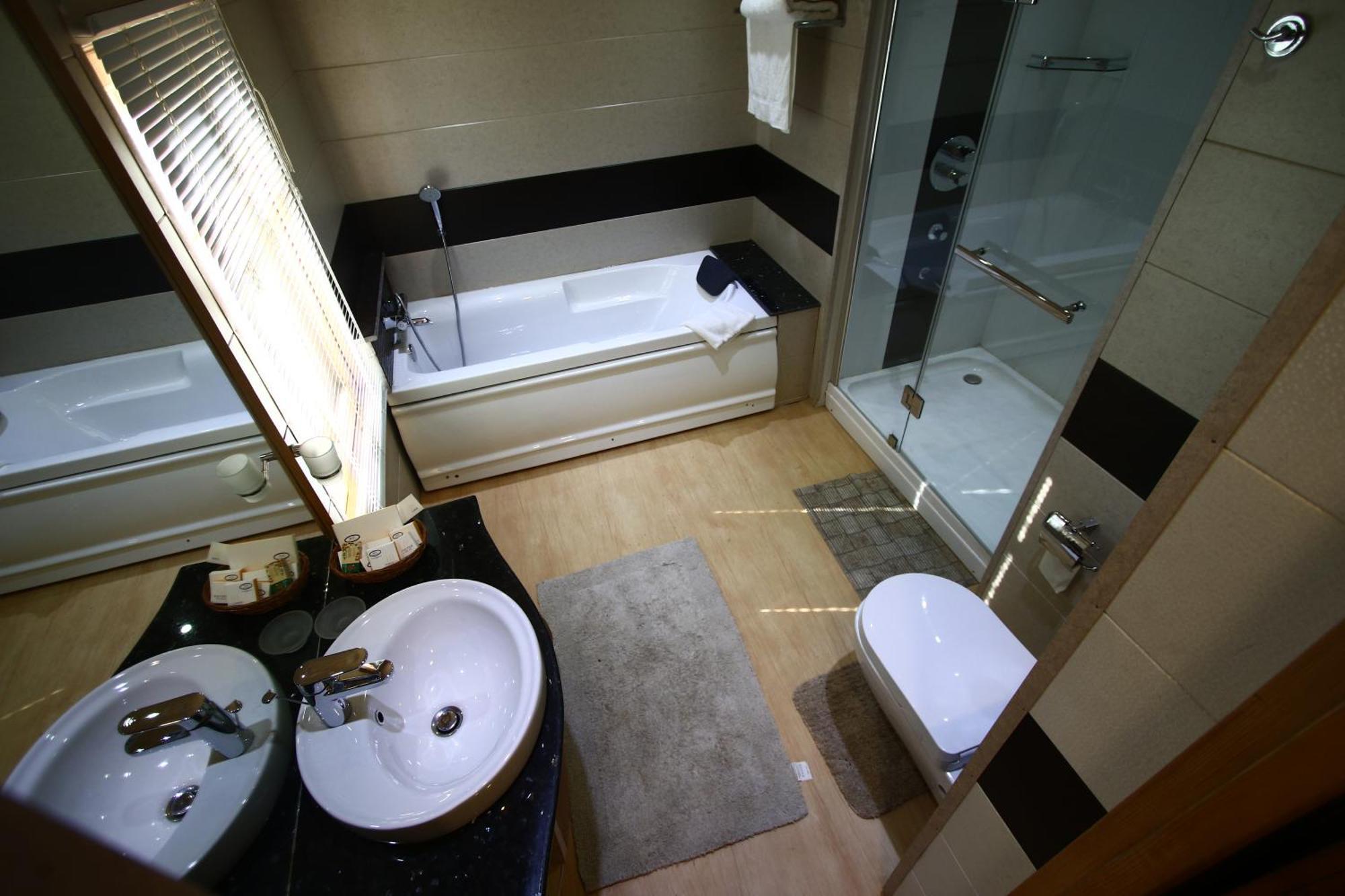 Mascot Houseboats Hotel Srinagar  Ngoại thất bức ảnh