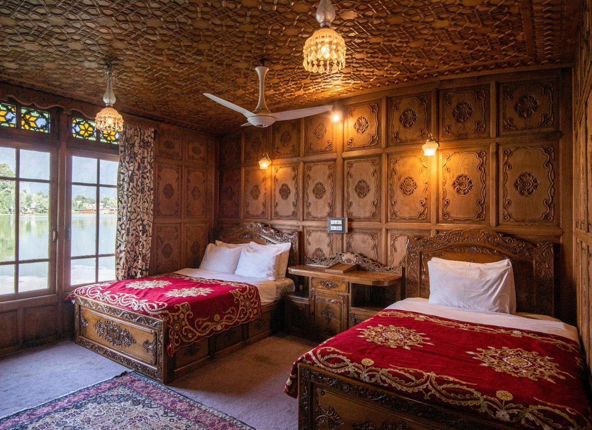 Mascot Houseboats Hotel Srinagar  Ngoại thất bức ảnh