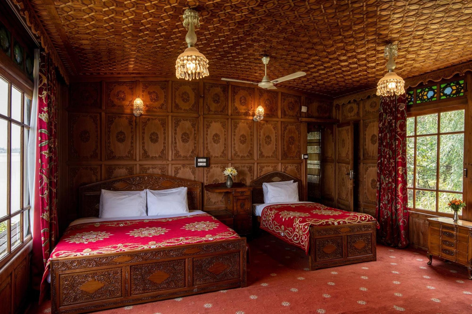 Mascot Houseboats Hotel Srinagar  Ngoại thất bức ảnh