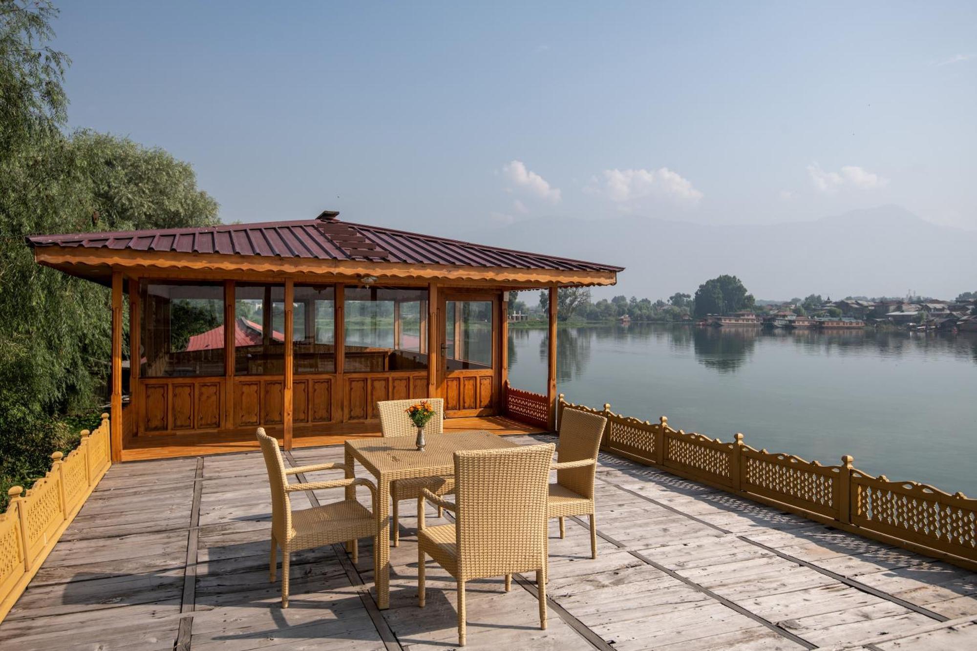 Mascot Houseboats Hotel Srinagar  Ngoại thất bức ảnh