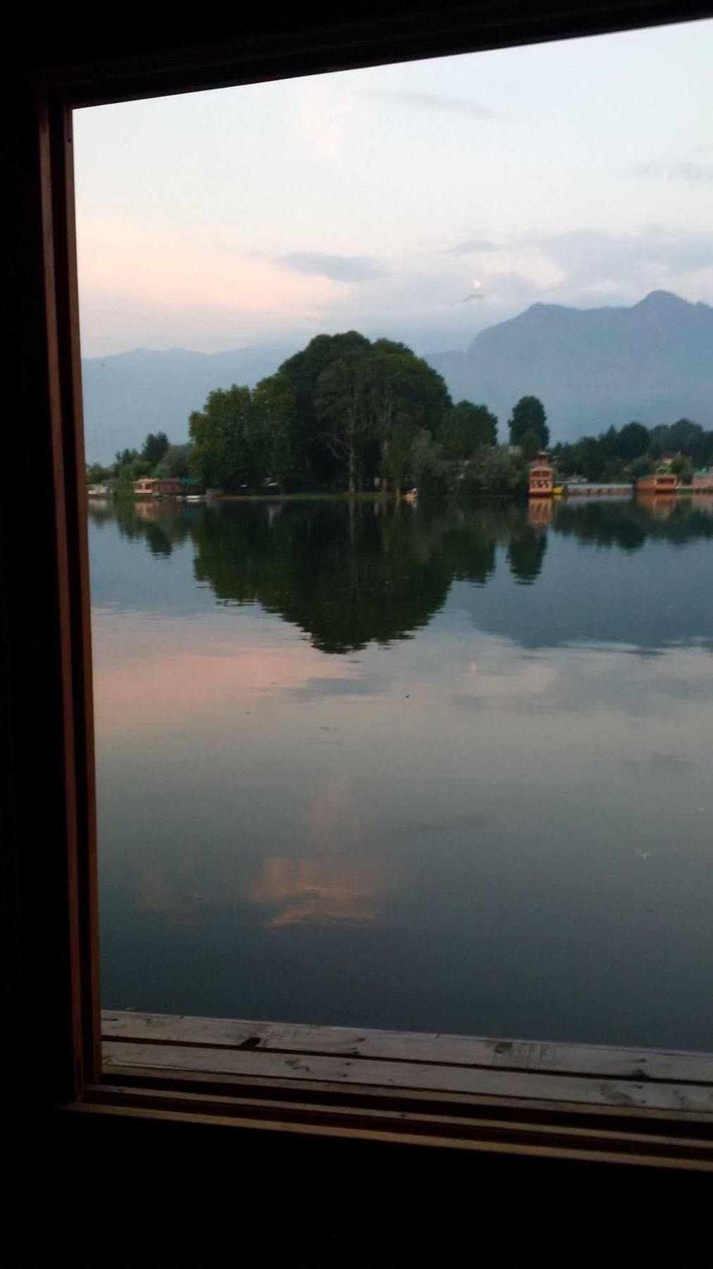Mascot Houseboats Hotel Srinagar  Ngoại thất bức ảnh
