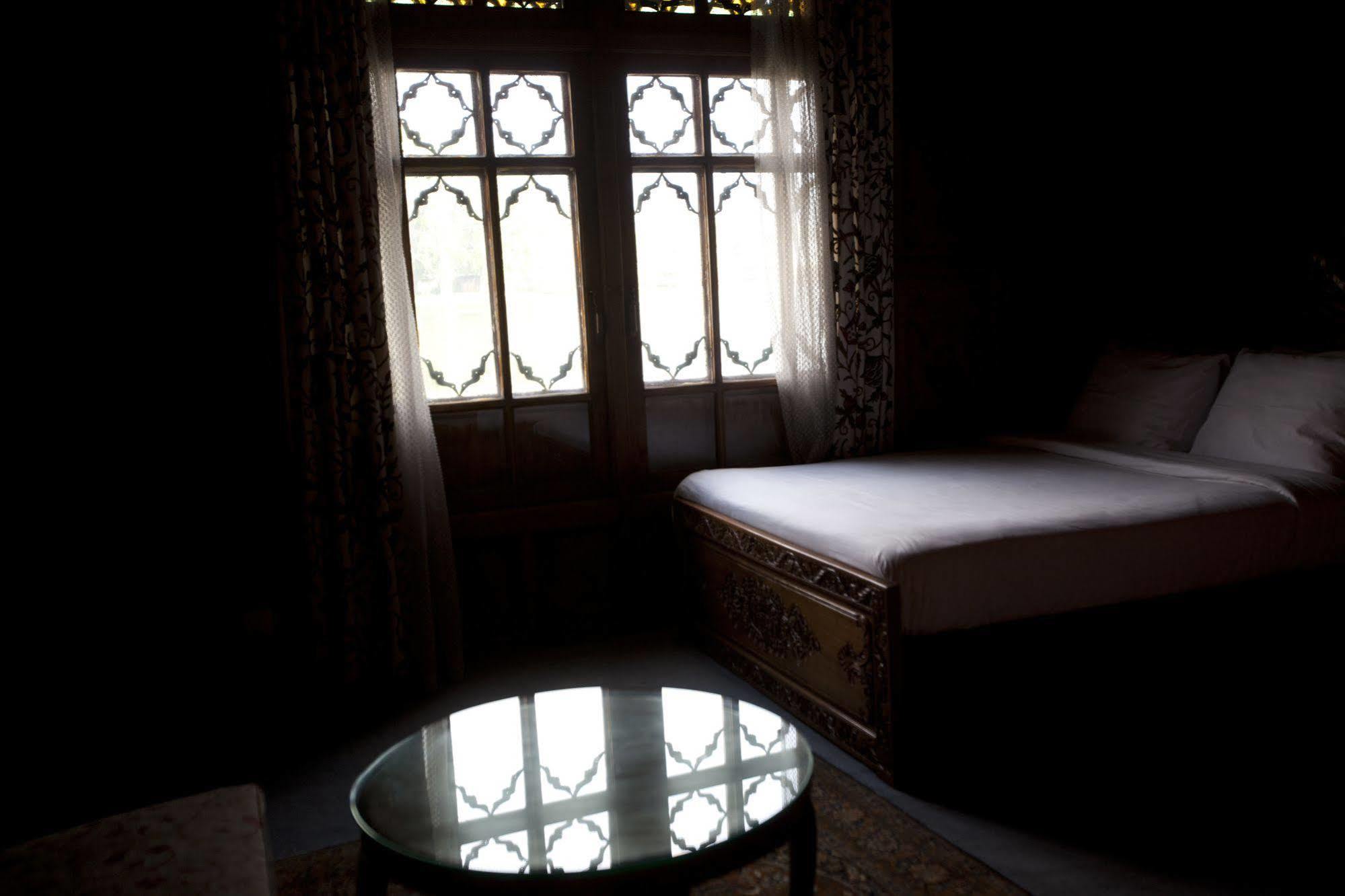 Mascot Houseboats Hotel Srinagar  Ngoại thất bức ảnh