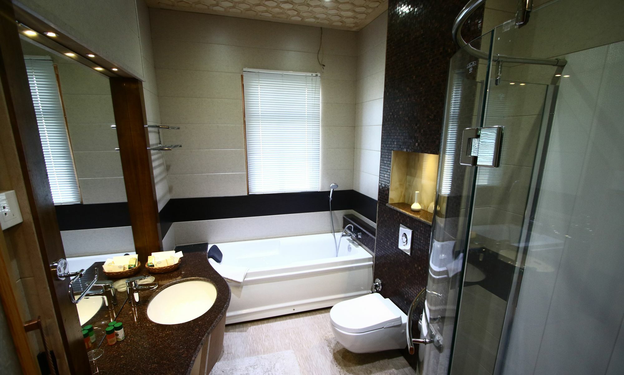 Mascot Houseboats Hotel Srinagar  Ngoại thất bức ảnh